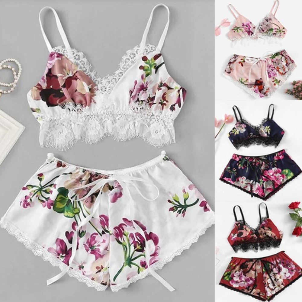 ladies sexy lace PJs set, med. white floral